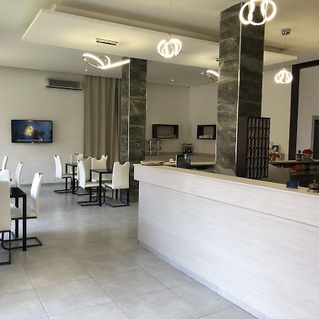 Hotel Frejus Колленьо Екстер'єр фото