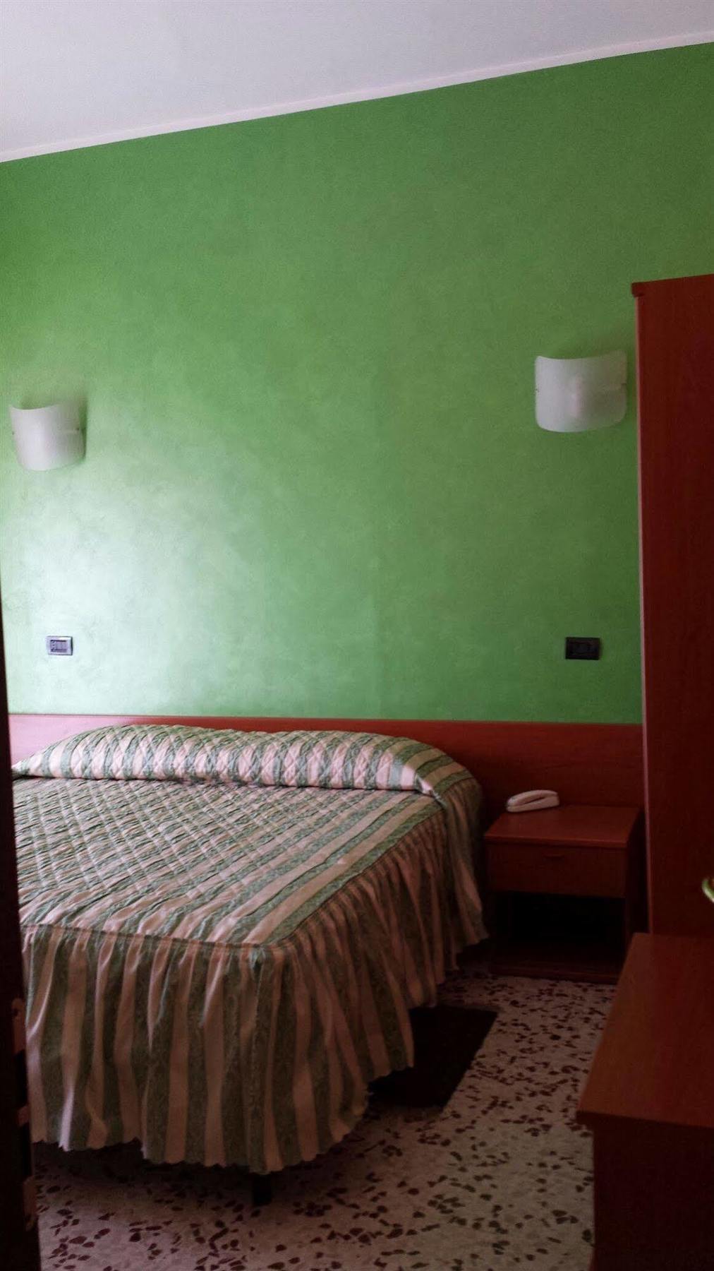 Hotel Frejus Колленьо Екстер'єр фото