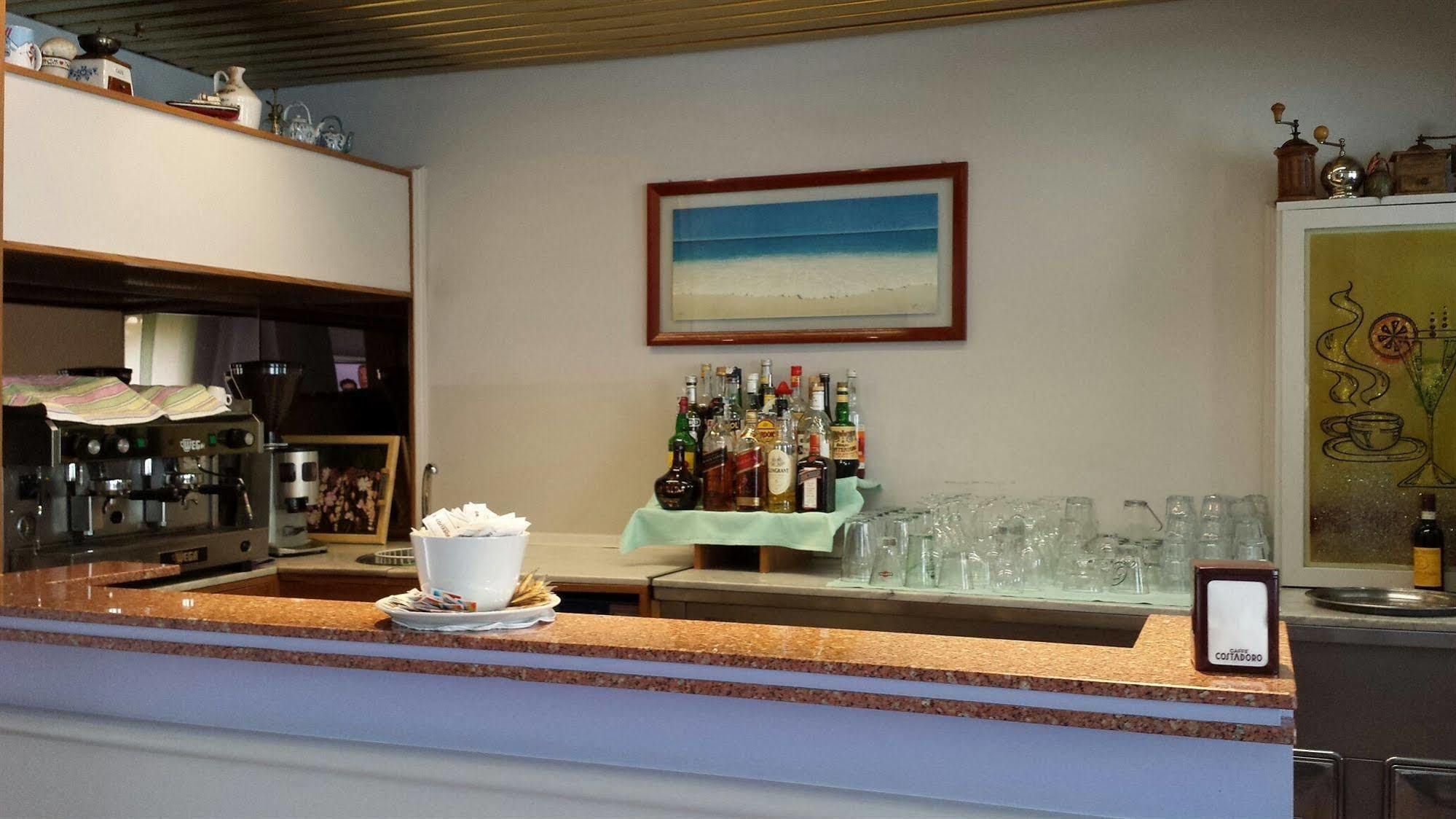 Hotel Frejus Колленьо Екстер'єр фото