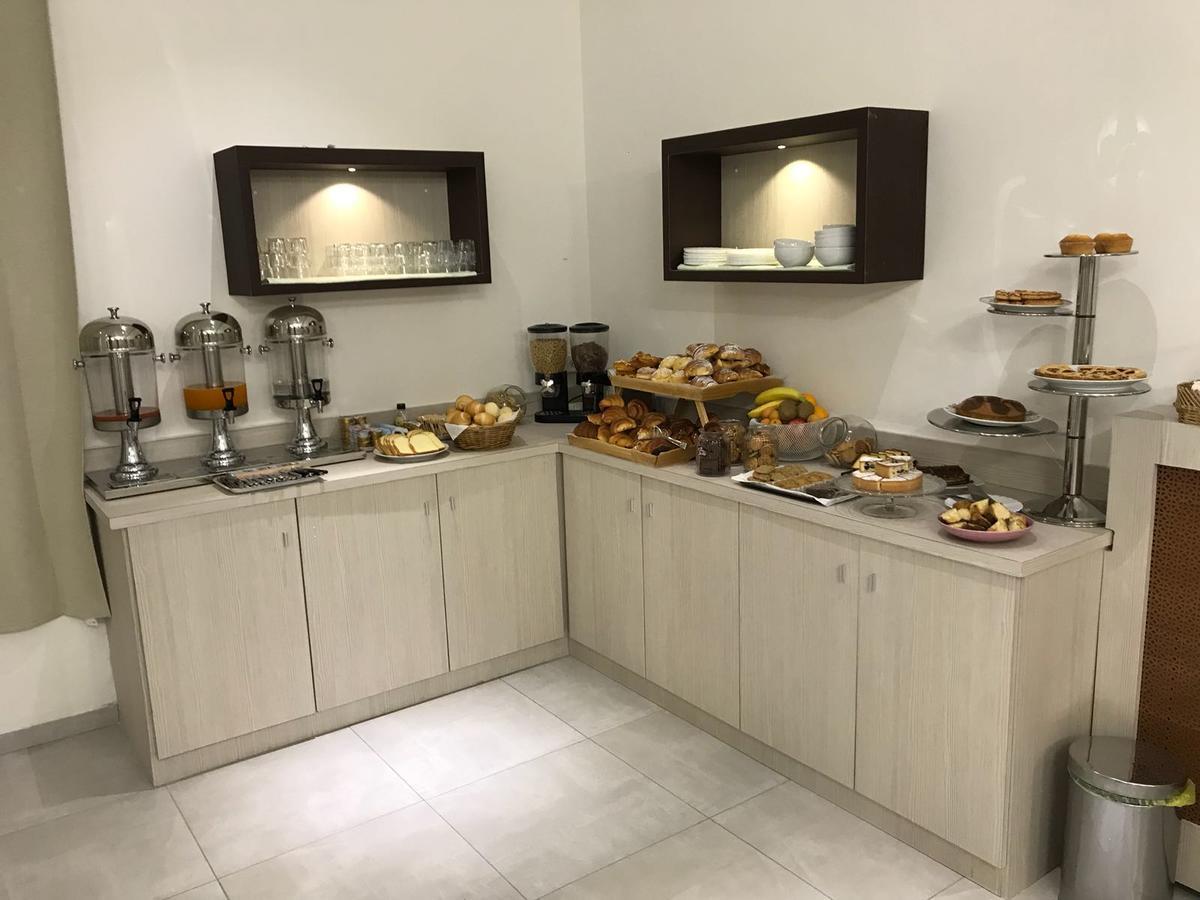 Hotel Frejus Колленьо Екстер'єр фото