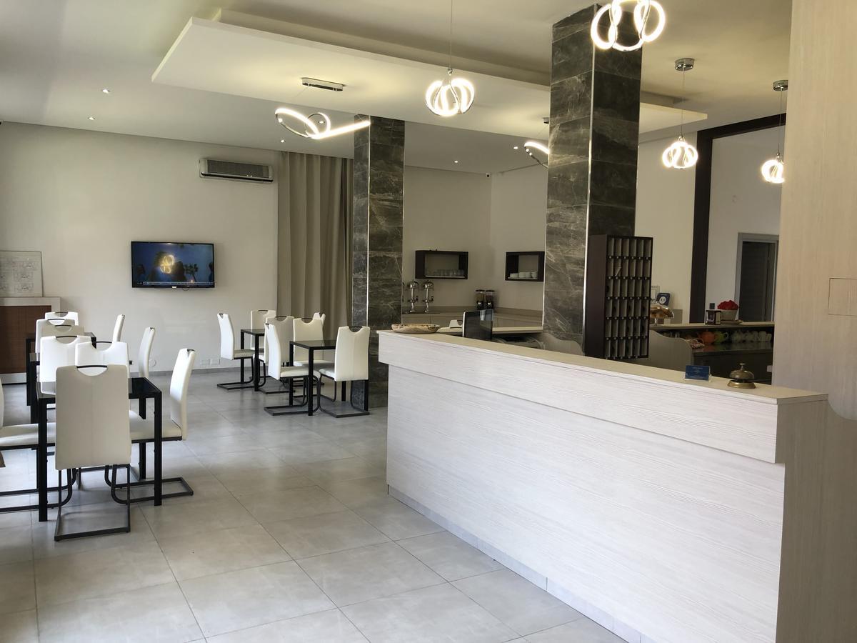 Hotel Frejus Колленьо Екстер'єр фото