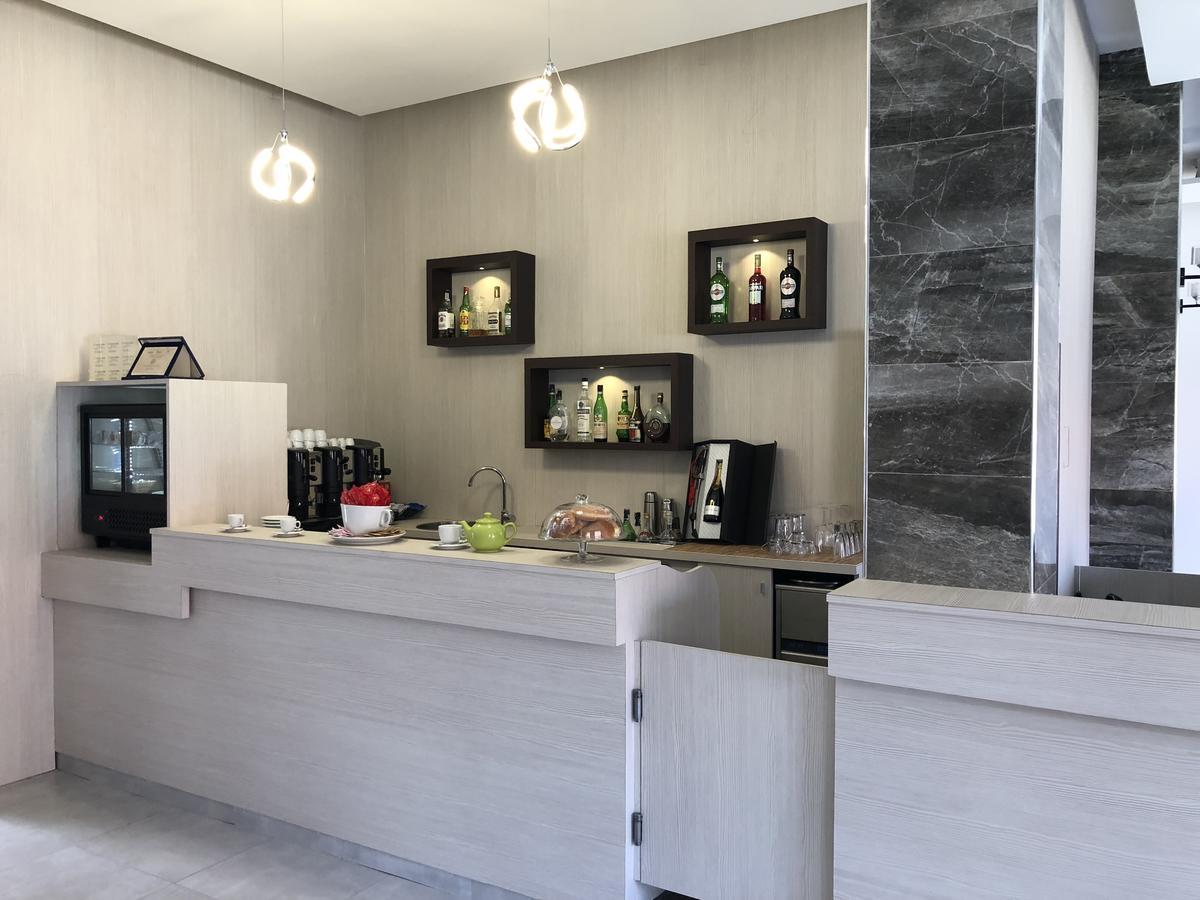 Hotel Frejus Колленьо Екстер'єр фото