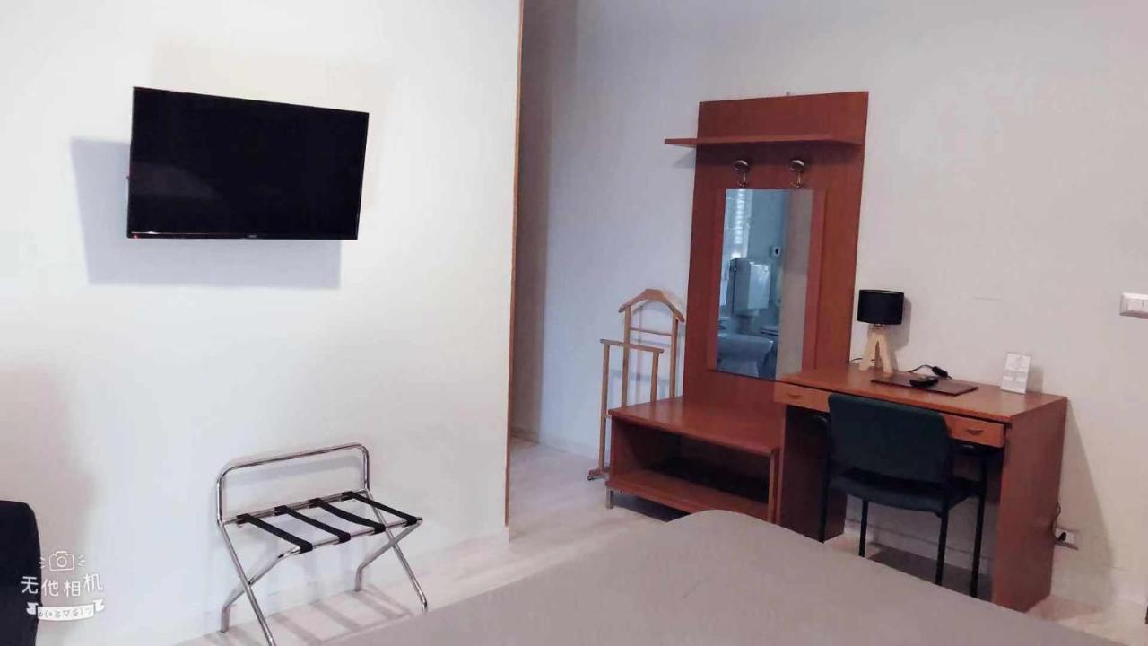Hotel Frejus Колленьо Екстер'єр фото