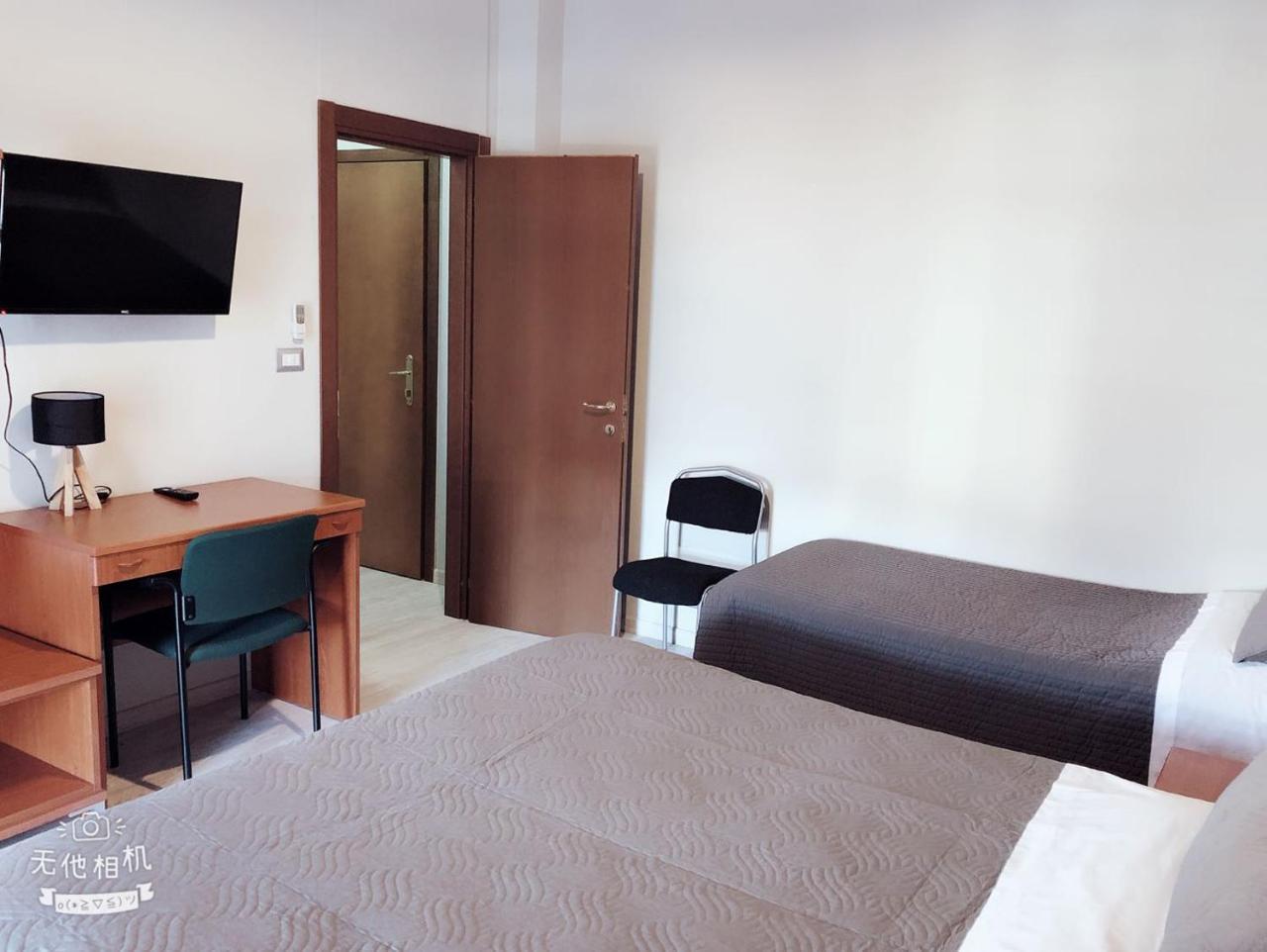 Hotel Frejus Колленьо Екстер'єр фото